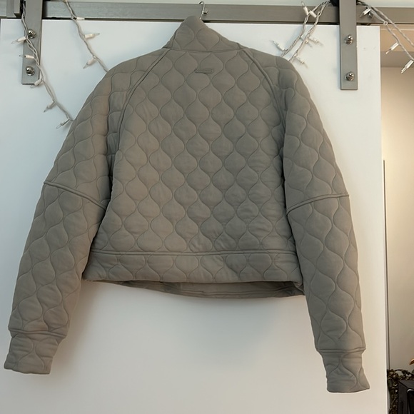 Lululemon Quilted Scuba Half Zip M/L - Picture 7 of 7